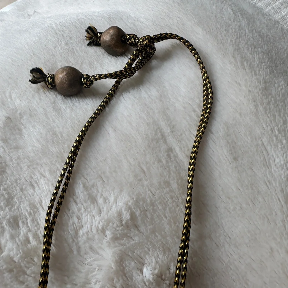 Elegant Black and Brown Necklace - Picture 4 of 5